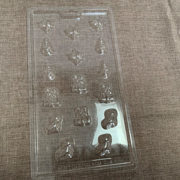 Huge Selection of Chocolate Molds - Picture 4 of 8